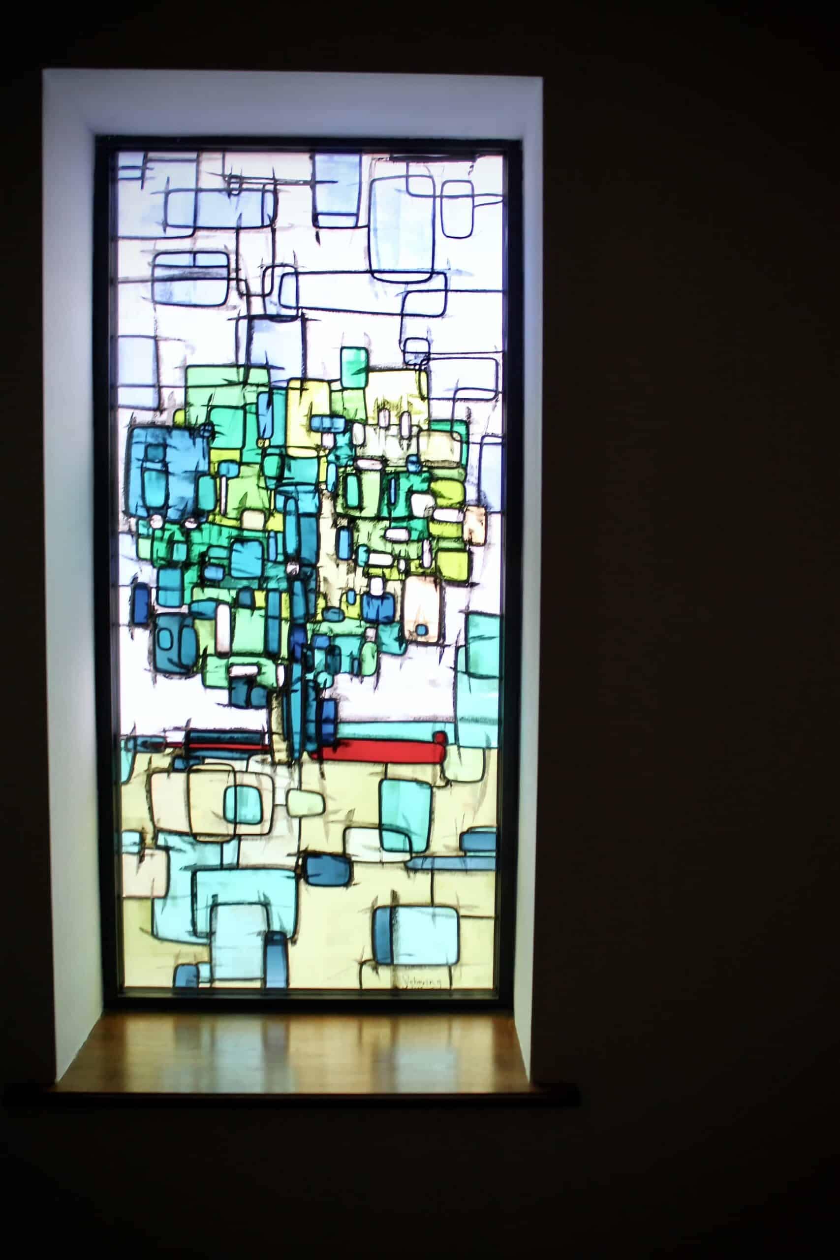 Le vitrail dans son embrasure