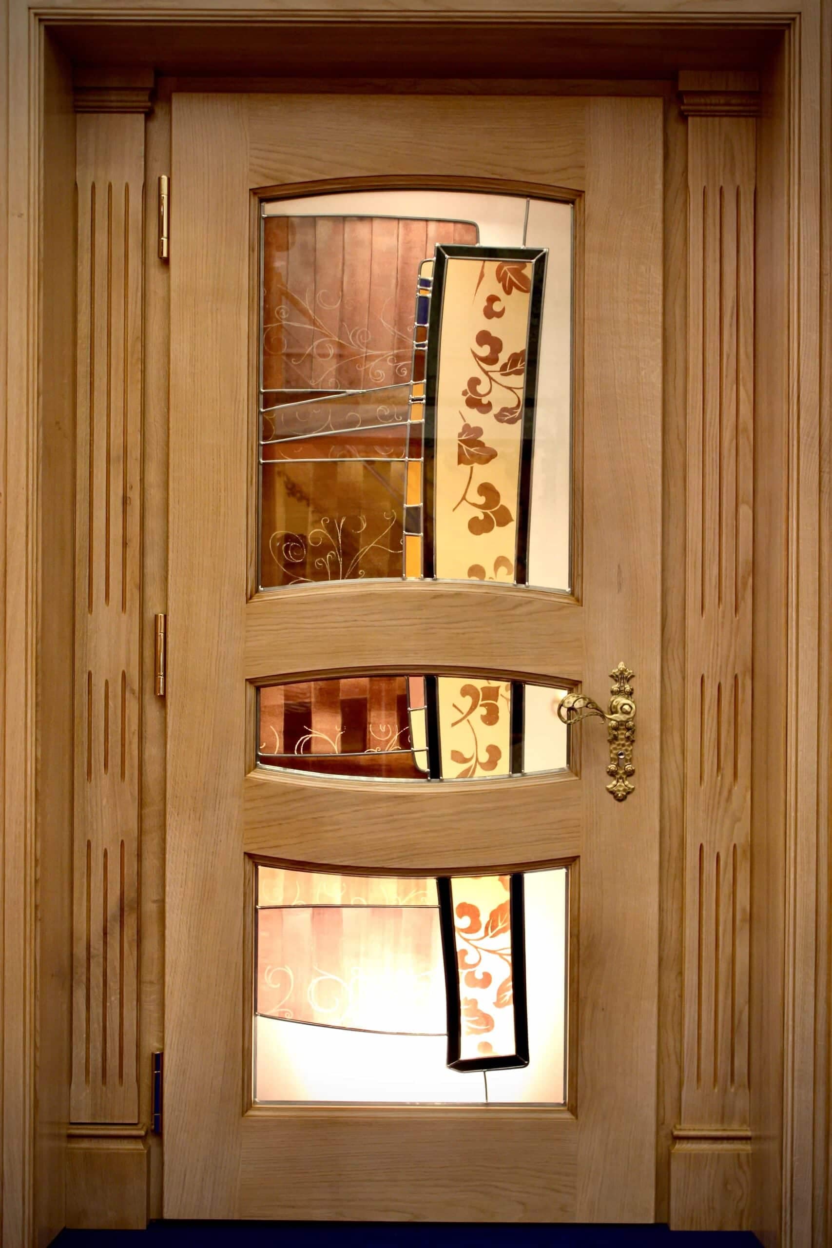 Les trois vitraux de la seconde porte