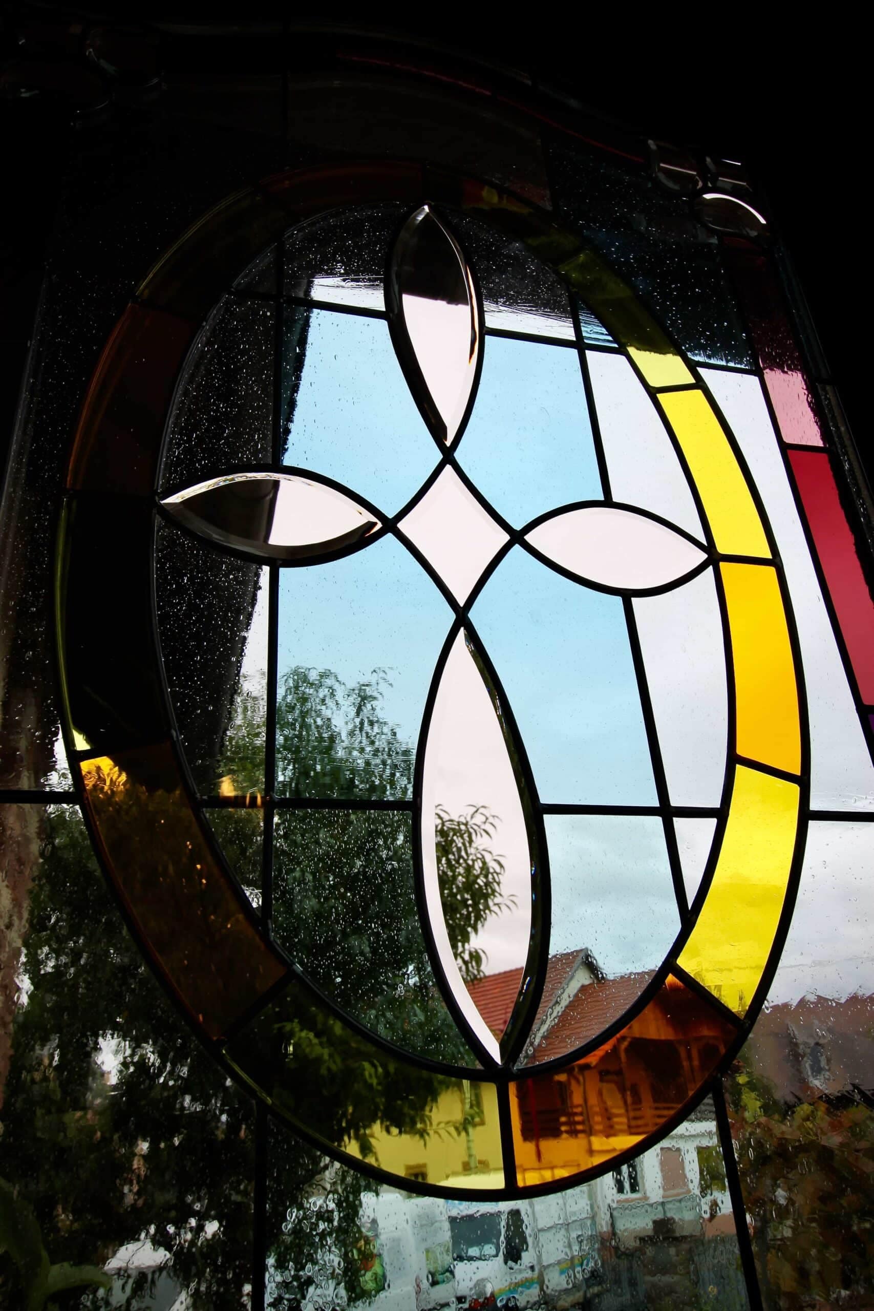 Biseaux du quatre-feuilles et ellipse ambrée
