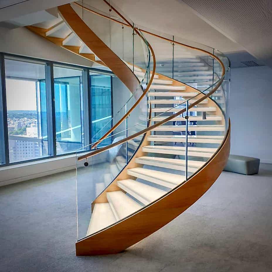 Marches d’escalier en verre feuilleté sablé