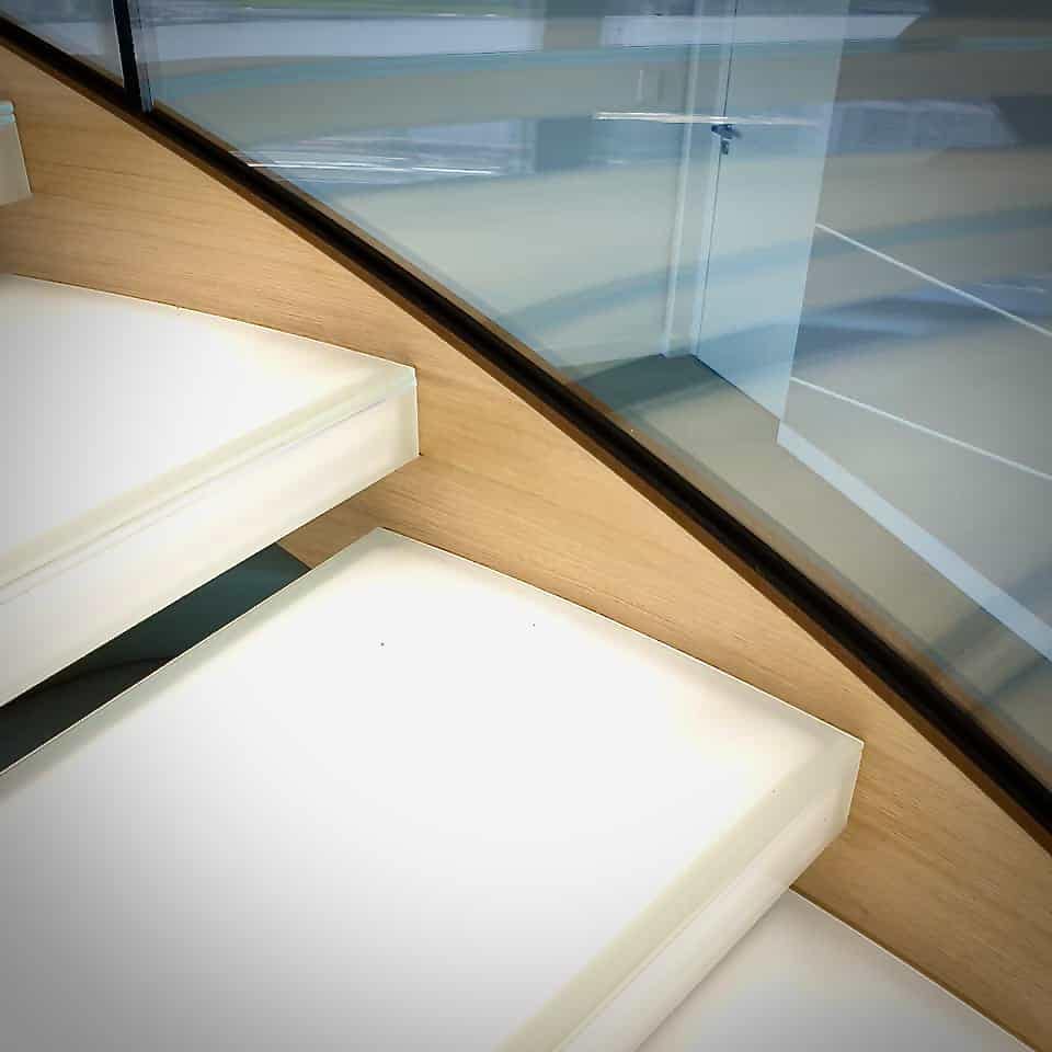 Marche en verre sablé